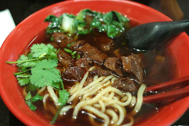 Paris Food Guide - Happy Nouilles beef noodles