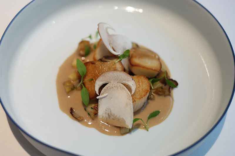 Paris Food Guide - Passage 53 scallops with porcini 